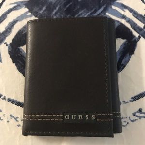 New brown men’s GUESS wallet